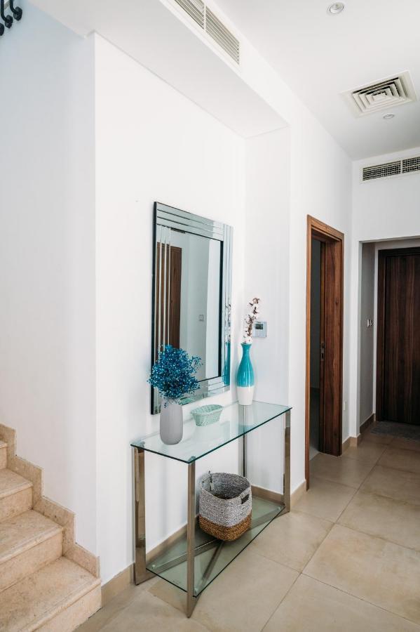 Relaxing Villa With Access To Pool And Beach ラアス・アル・ハイマ エクステリア 写真